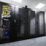 descubre las diferencias entre una computadora personal y un servidor